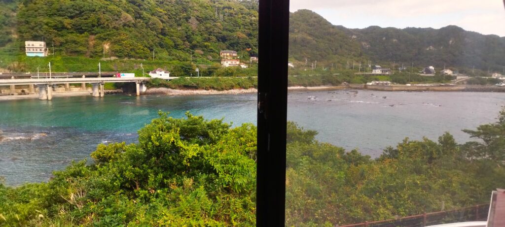 千葉県鴨川の海の見えるペンション アル・モールから見る海、客室から見える海